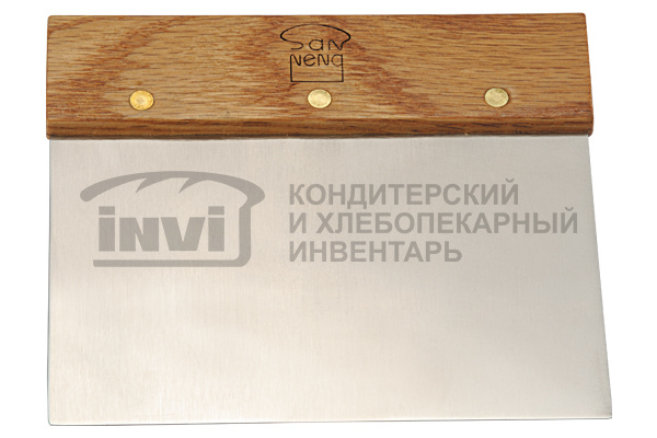 Скребок металлический с деревянной ручкой 135*121